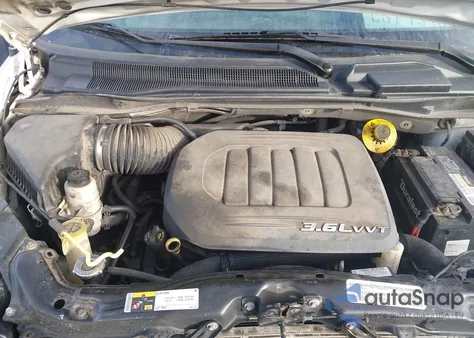 2014 Dodge Grand Caravan Sxt z USA, uszkodzony, nr VIN 2C4RDGCG3ER388738